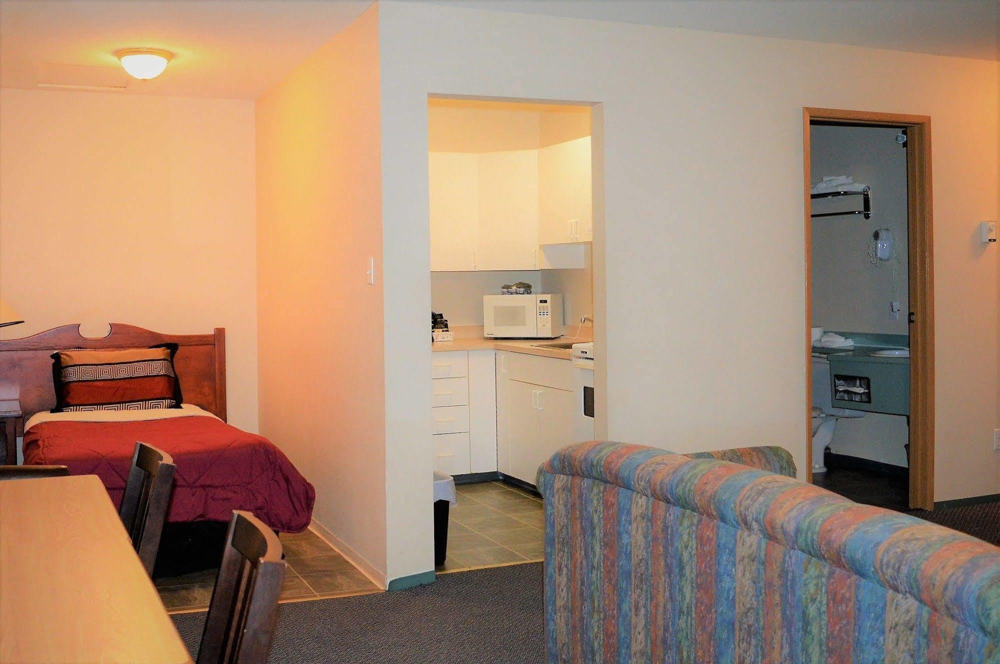 Travelodge By Wyndham Mcbride Eksteriør bilde