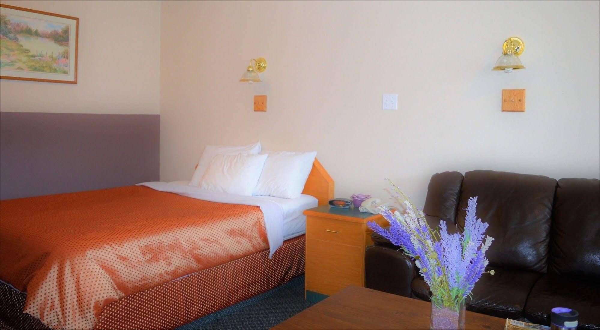 Travelodge By Wyndham Mcbride Eksteriør bilde